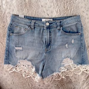 Almost Famous like new jean shorts
